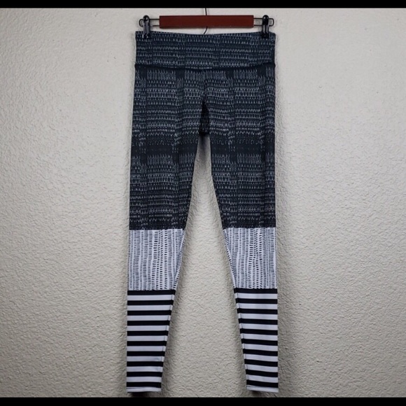 Onzie Other - Excellent Condition Onzie Leggings S/M